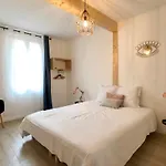 Charming - Center Cosy Apartment *