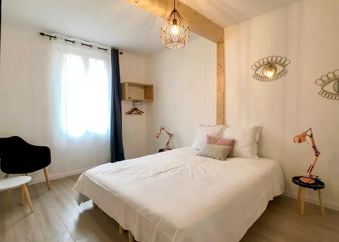 Charming - Center Cosy Apartment *