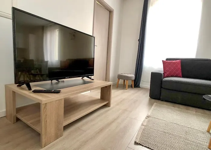 Charming - Center Cosy Apartment