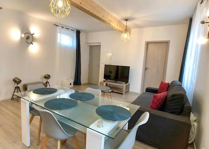 Charming - Center Cosy Apartment